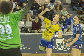 l Bera corta la dinámica ganadora del Rocasa en una gran segunda parte (32-25) (Foto TA)